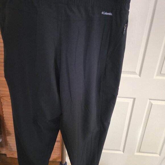 Columbia hiking pants - Picture 3 of 4
